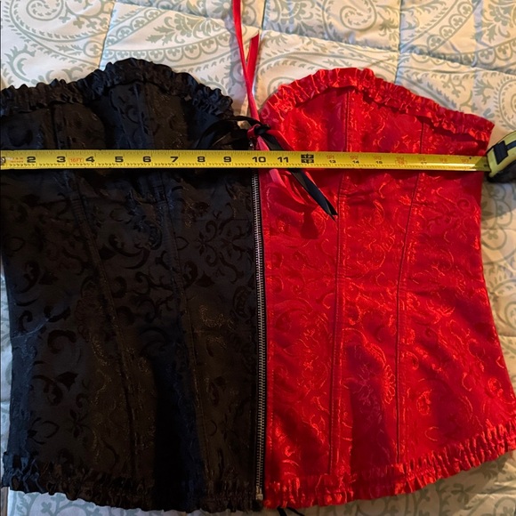 Black and red corset - Picture 7 of 9